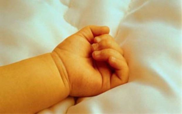 Bakıda ana ölü doğulmuş körpəsini küçəyə atdı